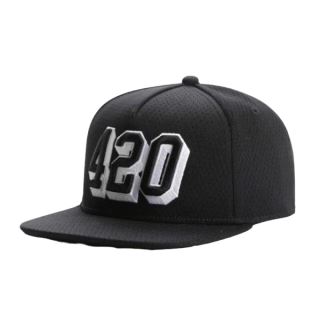 19561 - Gorra Bordada 420 Black